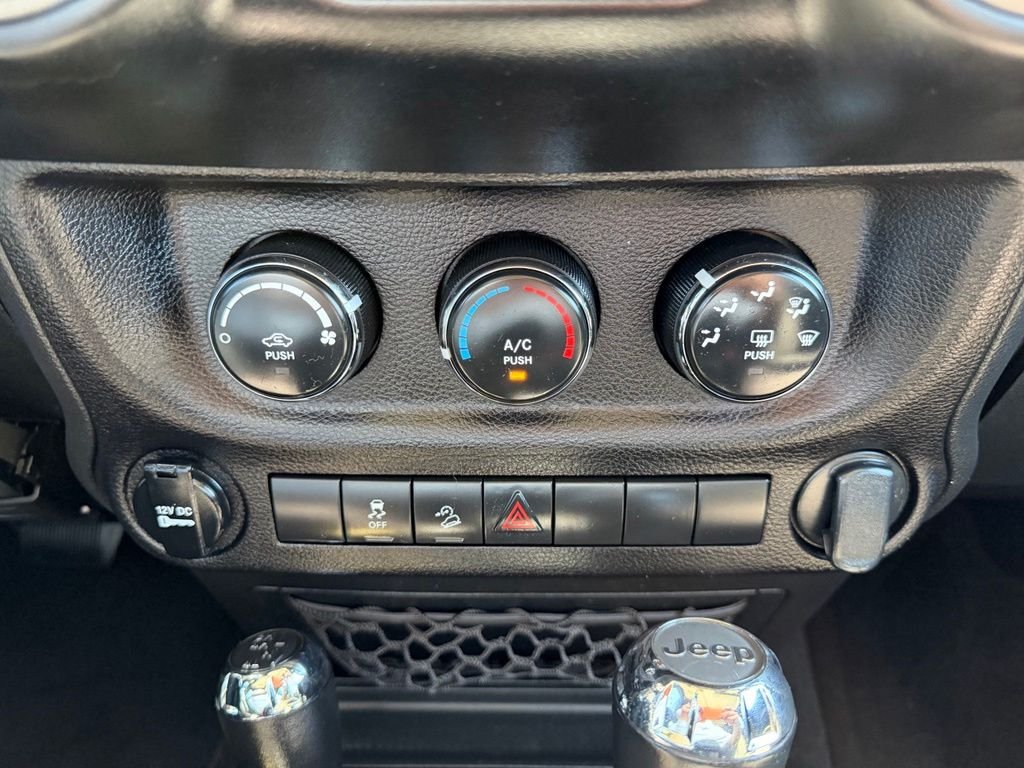 Used 2013 Commando Green Jeep Unlimited Sport image 21