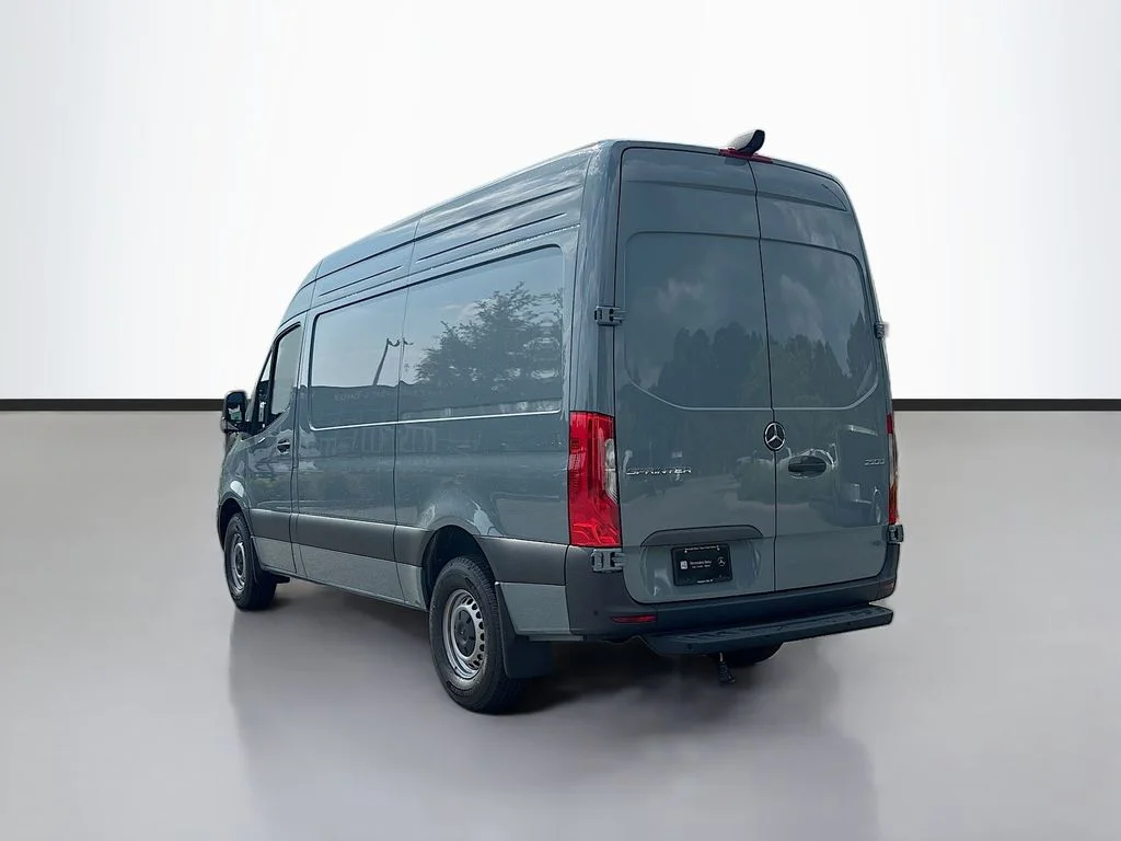New 2026  Mercedes-Benz Cargo 144 WB image 5