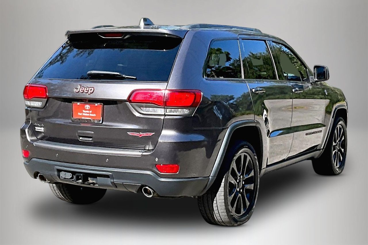 Used 2019 Gray Jeep Trailhawk image 5