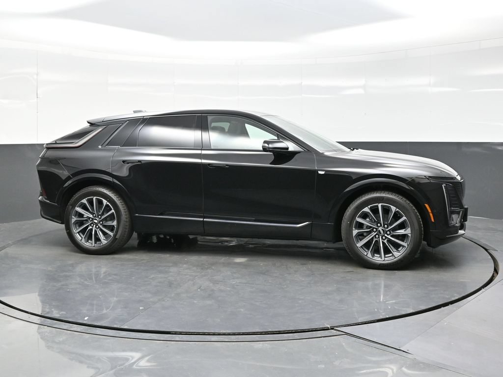 2027 Cadillac LYRIQ Premium Sport - Photo 8