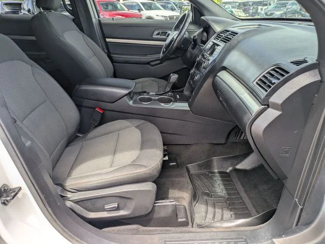 Used 2018 White Ford XLT image 24