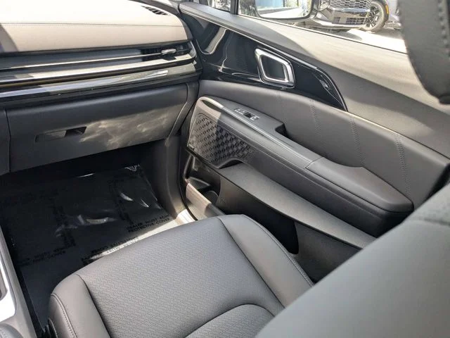 New 2026 Ceramic Silver Kia SX Prestige image 18