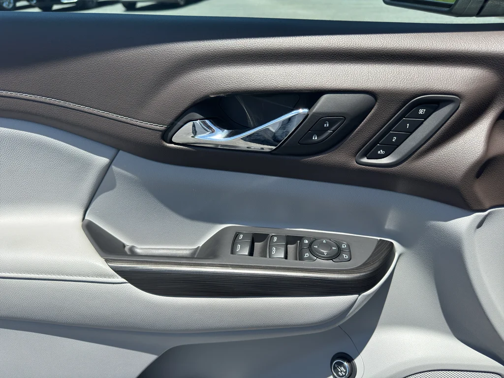2023 GMC Acadia SLT - Photo 14