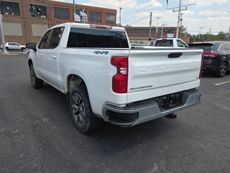 Used 2025 White Chevrolet LT image 5