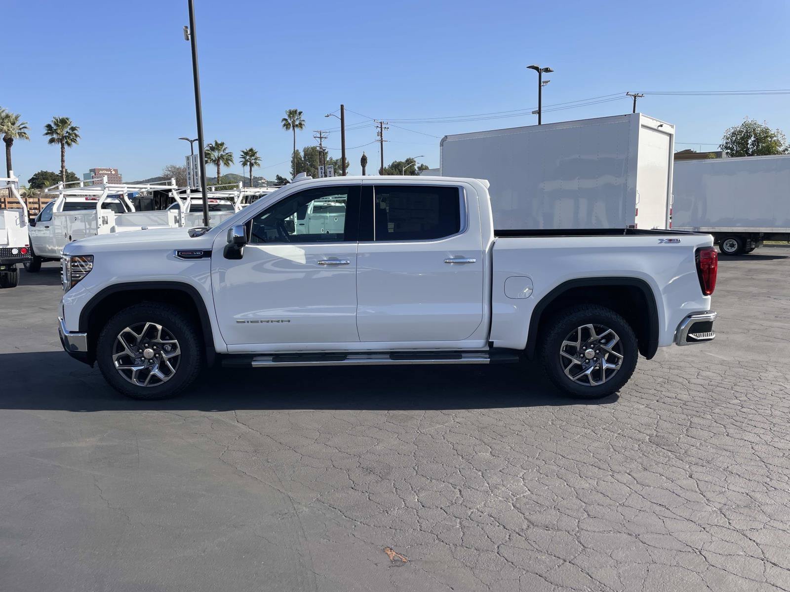 2026 GMC Sierra 1500 SLT - Photo 8