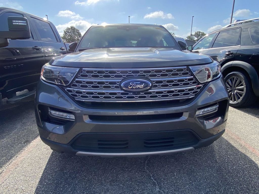 Used 2022 Gray Metallic Ford Limited image 2