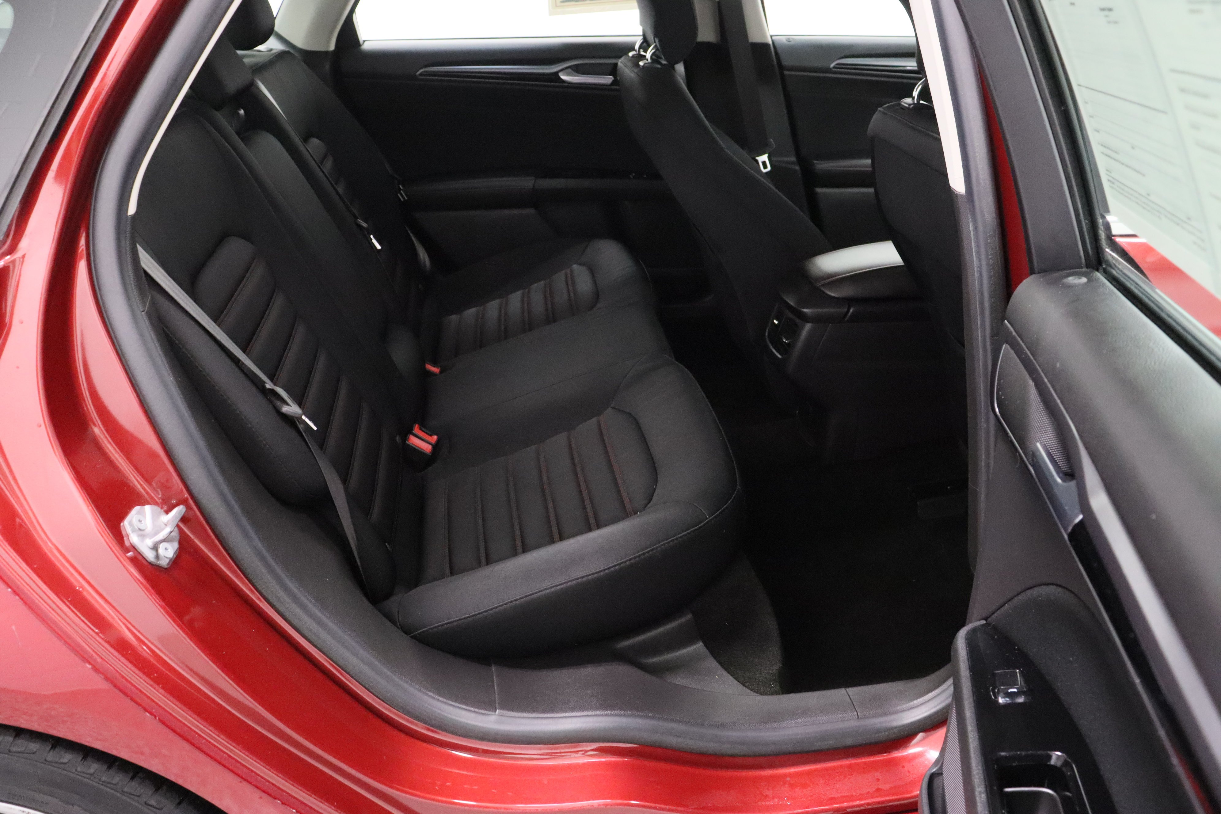 Used 2014 Ruby Red Metallic Tinted Clearcoat Ford SE 1.5T image 33
