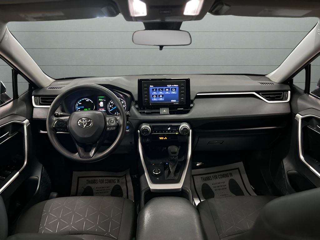 2022 Toyota RAV4 XLE - Photo 22