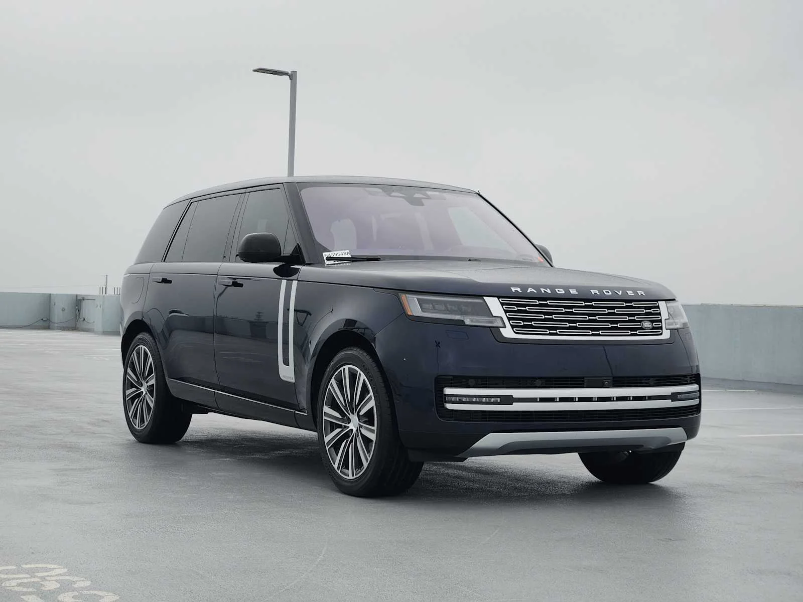 Used 2023 Portofino Blue Metallic Land Rover Autobiography image 3