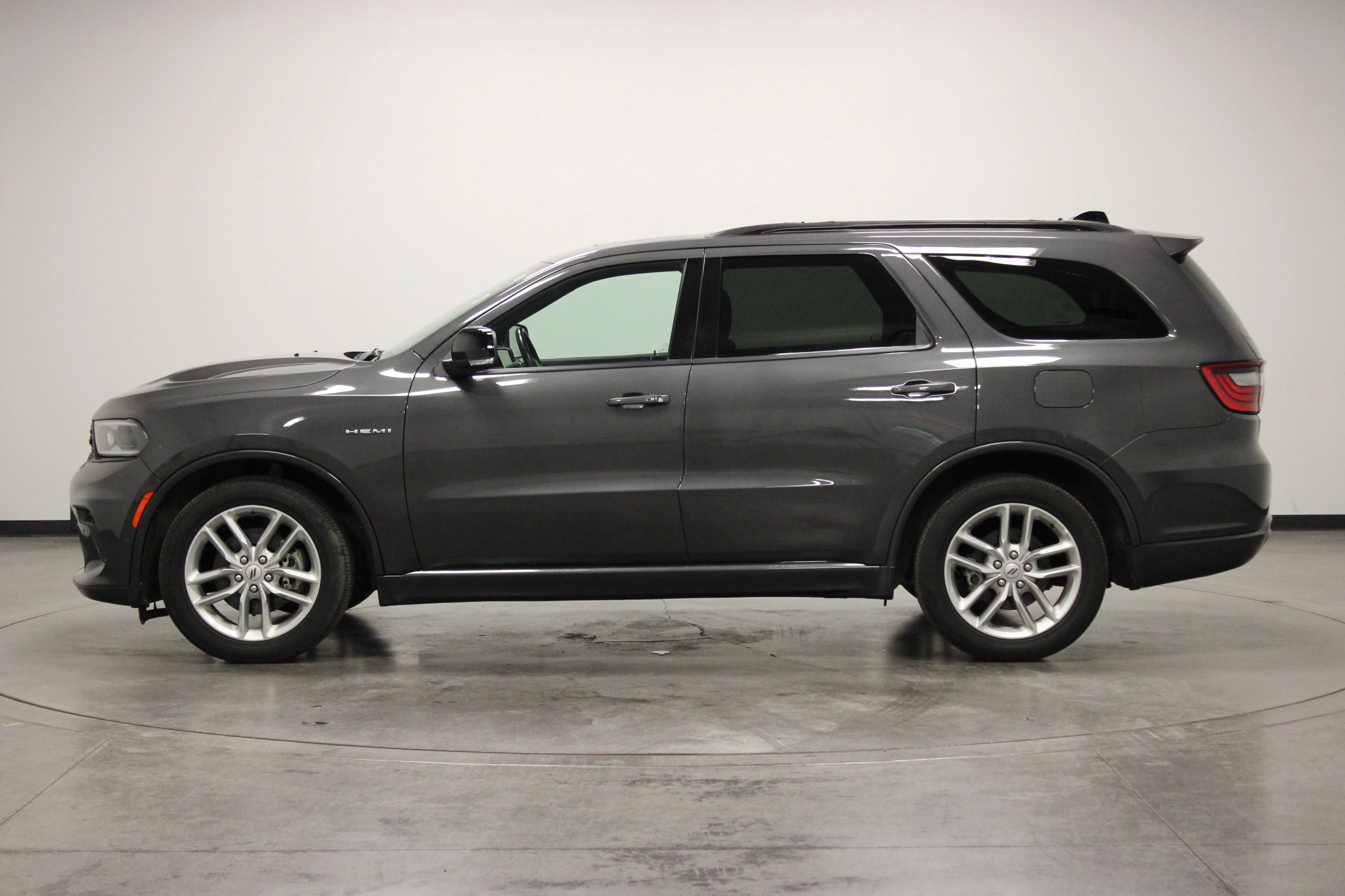 Used 2025 Vapor Gray Dodge R/T Plus image 5
