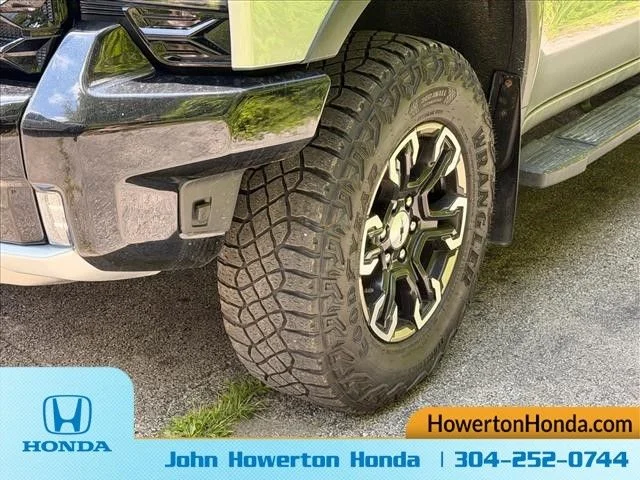 Used 2024 Gray Chevrolet ZR2 image 30
