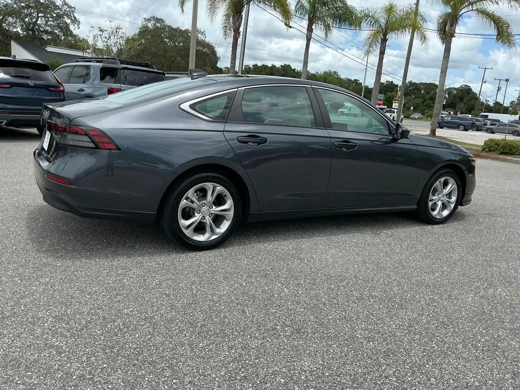 Used 2023  Honda LX image 12