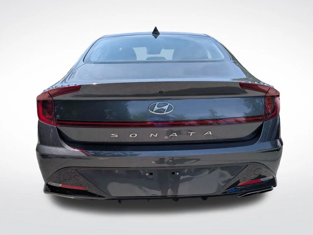 Used 2022 Gray Hyundai SEL image 5