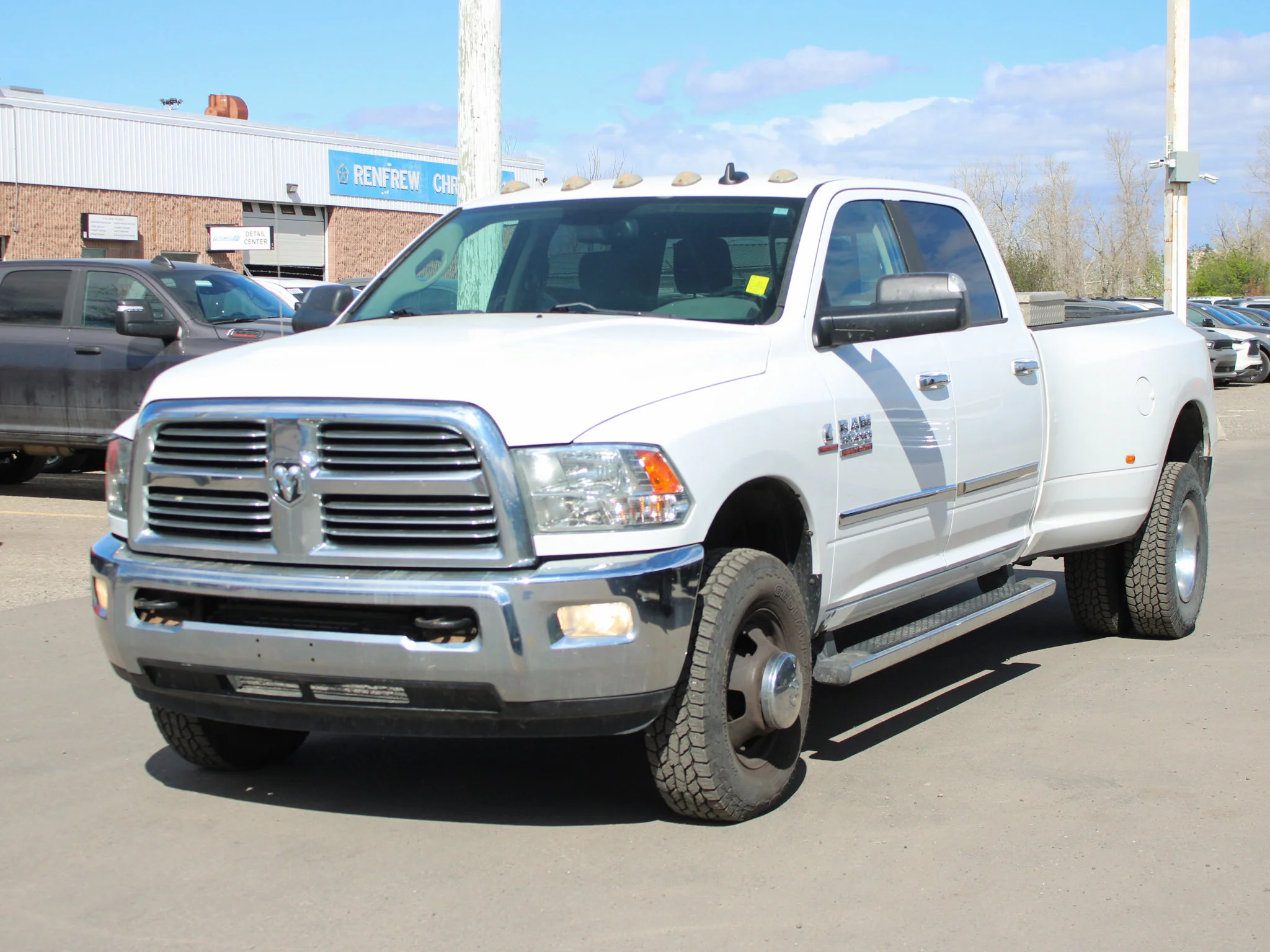 Used 2013 White RAM SLT * Diesel | Mechanics Special  | Heated Seats | Backup Camera | Remote Start | Alpine image 6