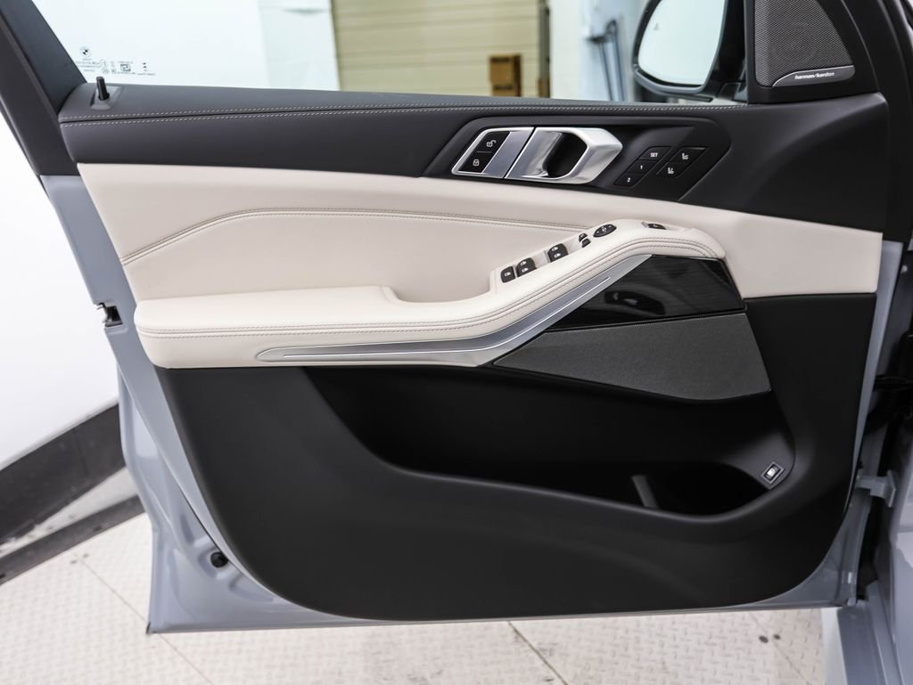 New 2026 Gray Metallic BMW xDrive50e image 9