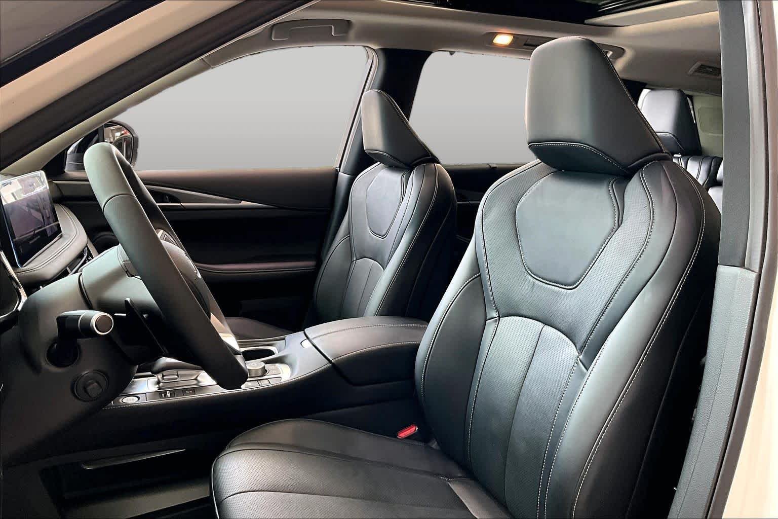 Pre-Owned 2023 INFINITI QX60 LUXE