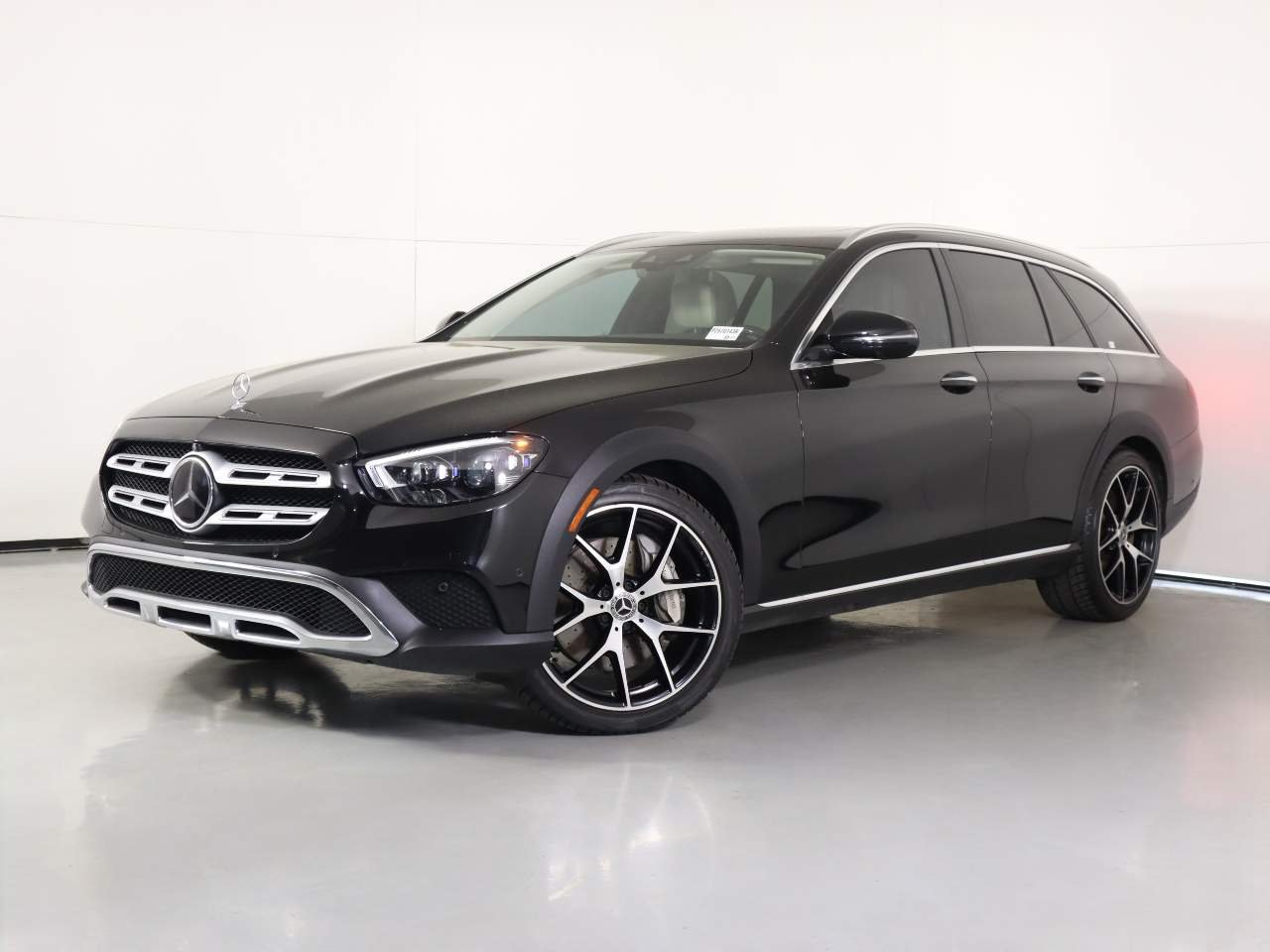 2023 Mercedes-Benz E-Class E450 4MATIC All-Terrain's photo