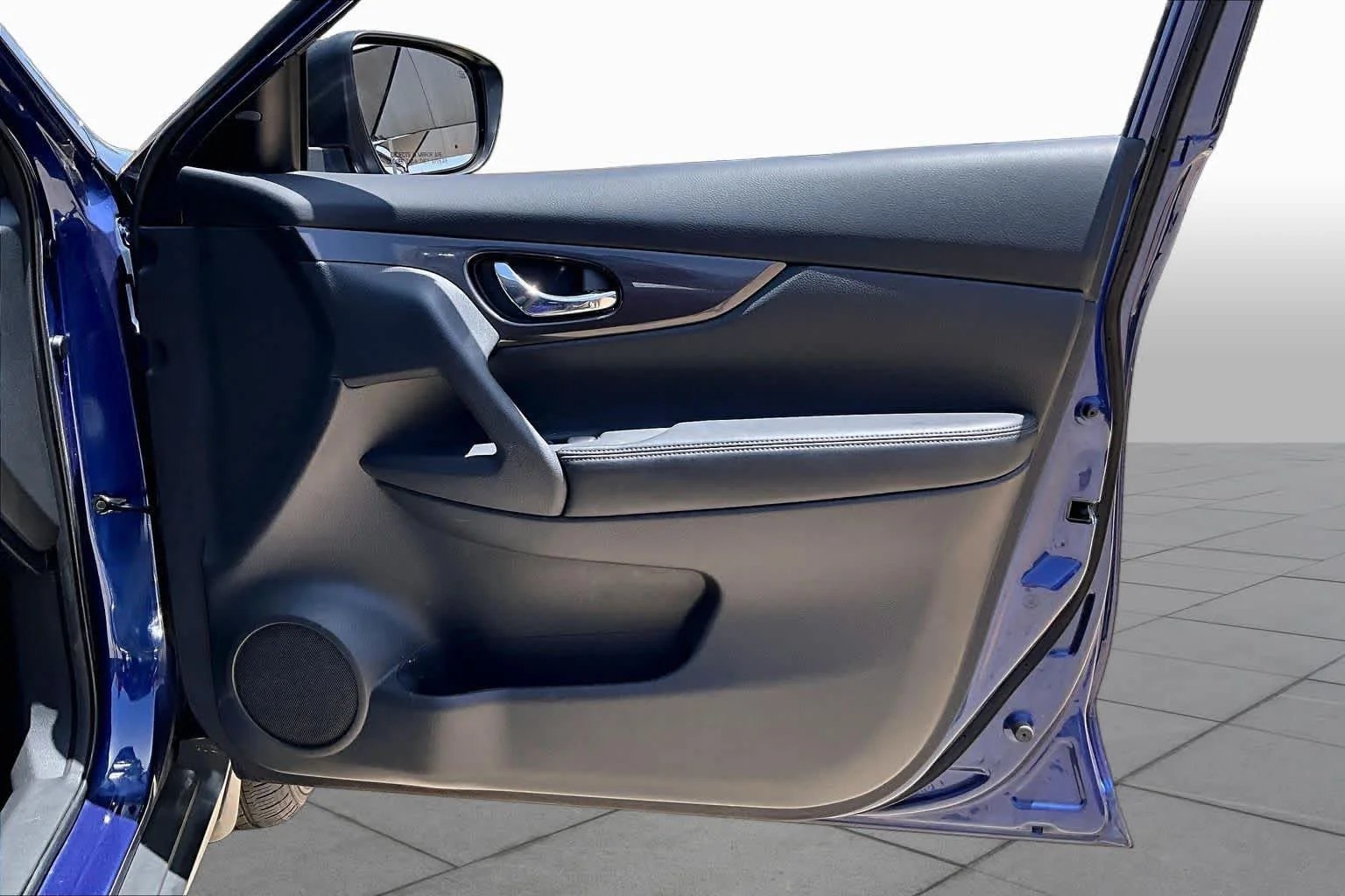 Used 2019 Caspian Blue Metallic Nissan SV image 25