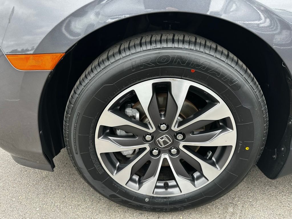 2024 Honda Odyssey EX-L - Photo 12