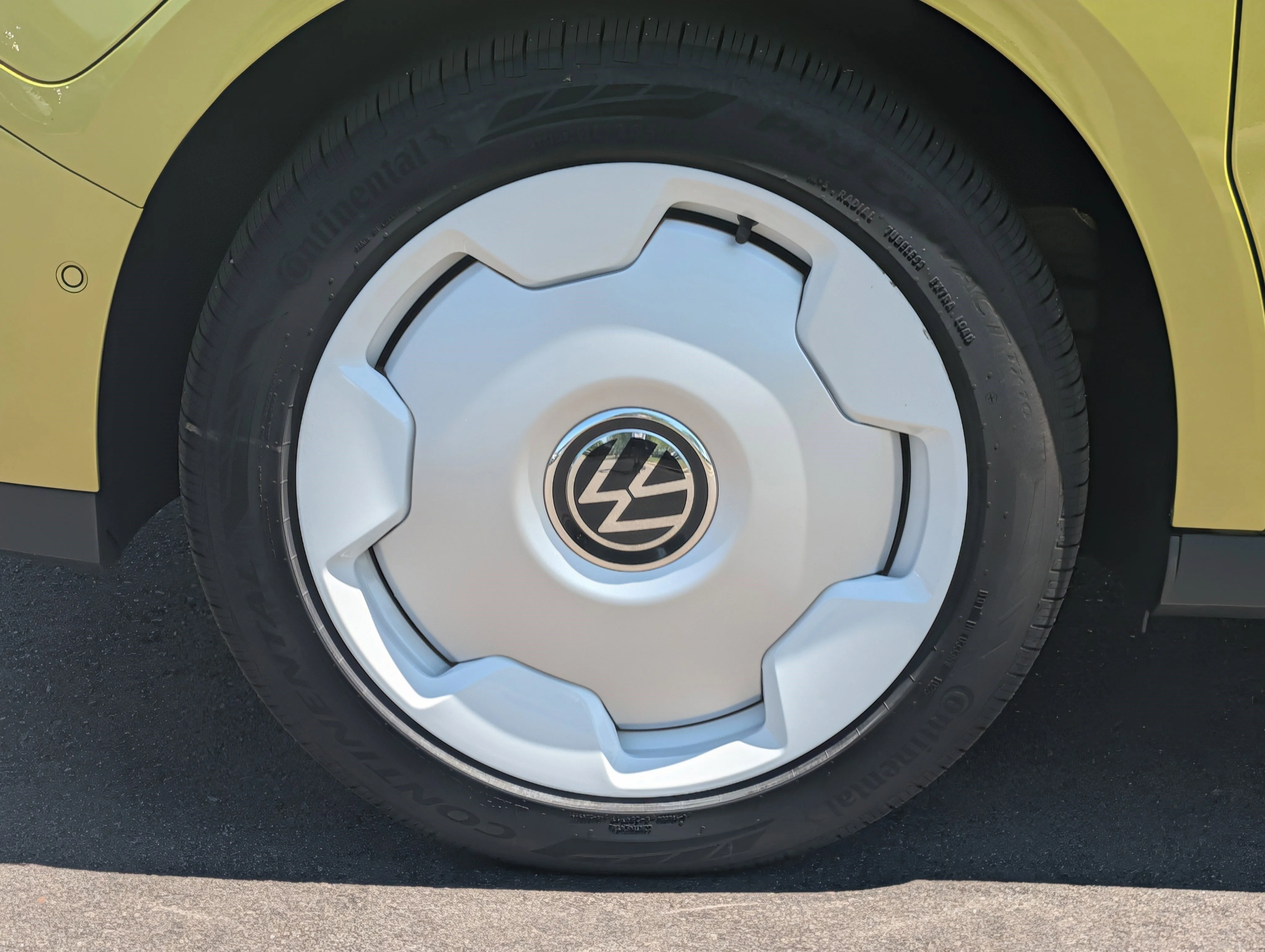 New 2025 Pomelo Yellow Volkswagen 1st Edition image 5