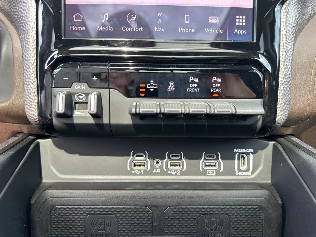 Used 2025 White Ram Limited image 42