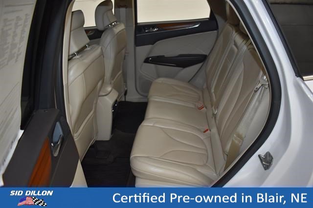 Certified Used 2017 White Platinum Metallic Tri-Coat Lincoln Select image 8