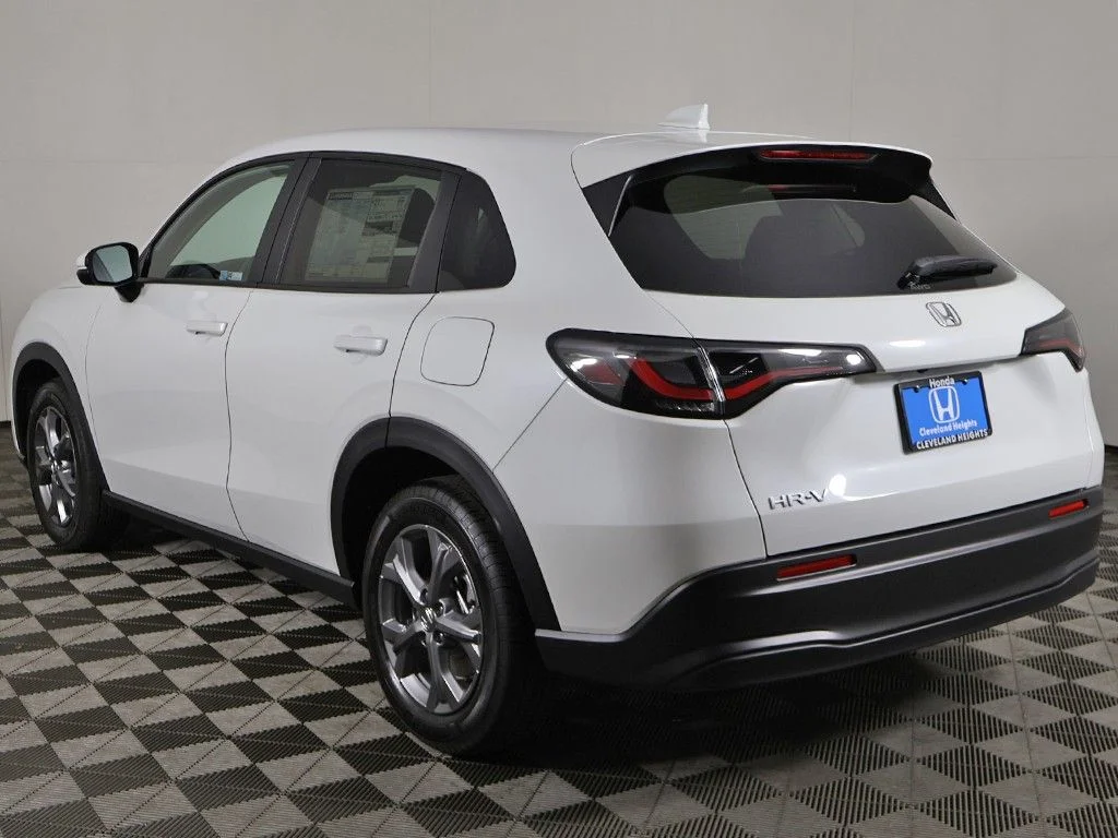 New 2027 Platinum White Pearl Honda LX image 4