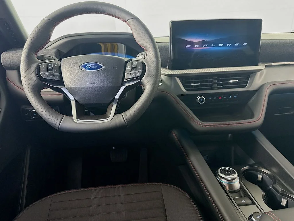 New 2026 Rapid Red Metallic Tinted Clearcoat Ford ST-Line image 23