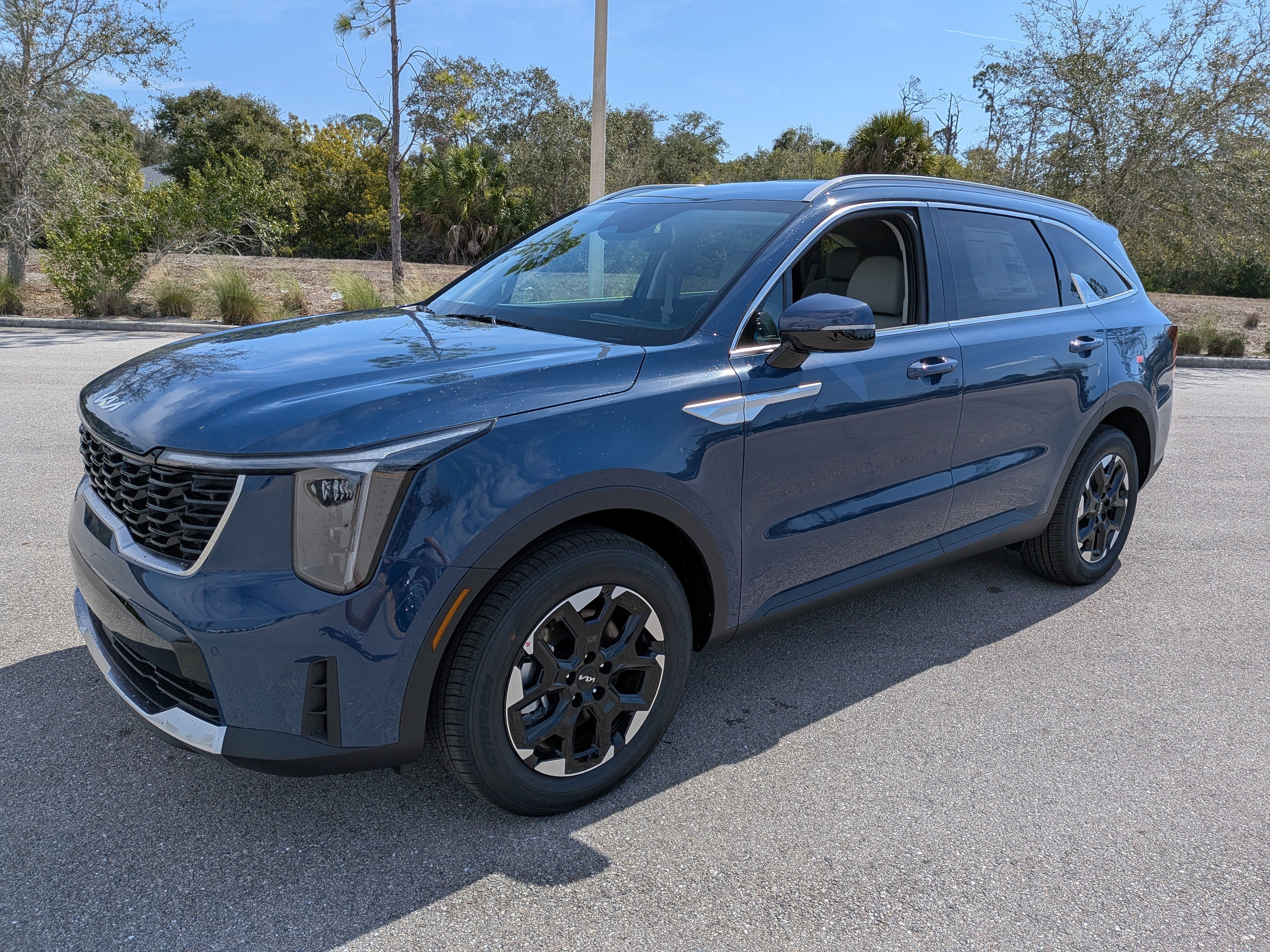 New 2026 Midnight Lake Blue Kia S image 9
