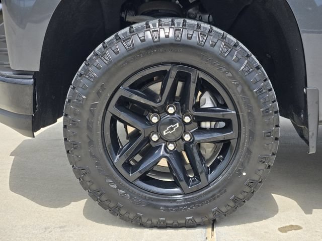 Used 2021 SHADOW GRAY METALLIC Chevrolet LT Trail Boss image 11