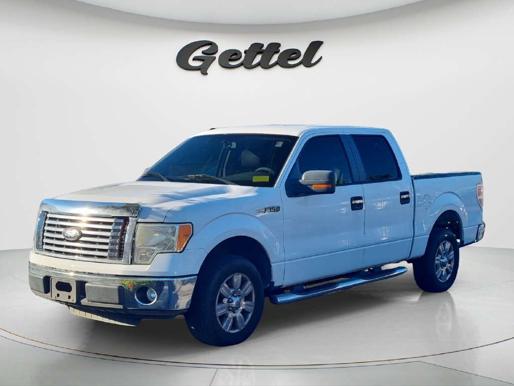 Used 2010 White Ford XLT image 1