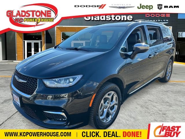 2023 Chrysler Pacifica Limited AWD's photo