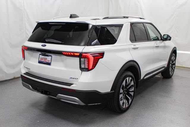 New 2026 Star White Metallic Tri-Coat Ford Platinum™ image 10