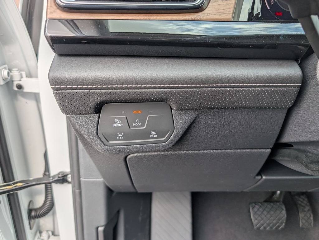 2026 Volkswagen Atlas SE w/Tech - Photo 18