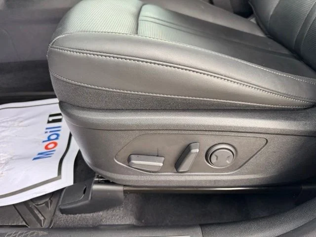 Used 2025 White Kia X-Line EX image 13