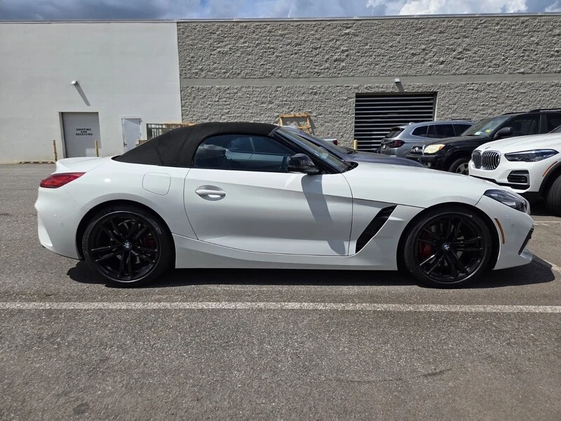 Used 2022 Alpine White BMW SDRIVE M40I image 4