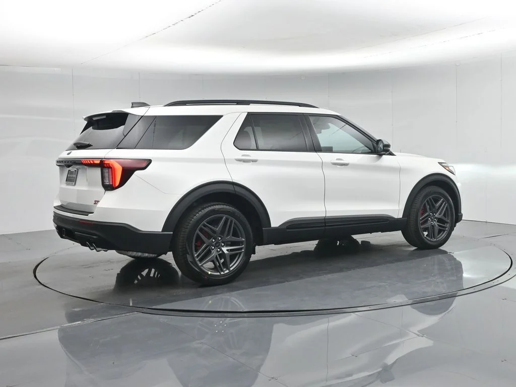 New 2026 Star White Metallic Tri-Coat Ford ST image 27