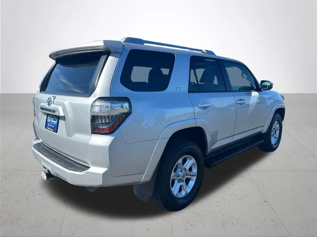 Used 2017 Silver Toyota SR5 Premium image 7