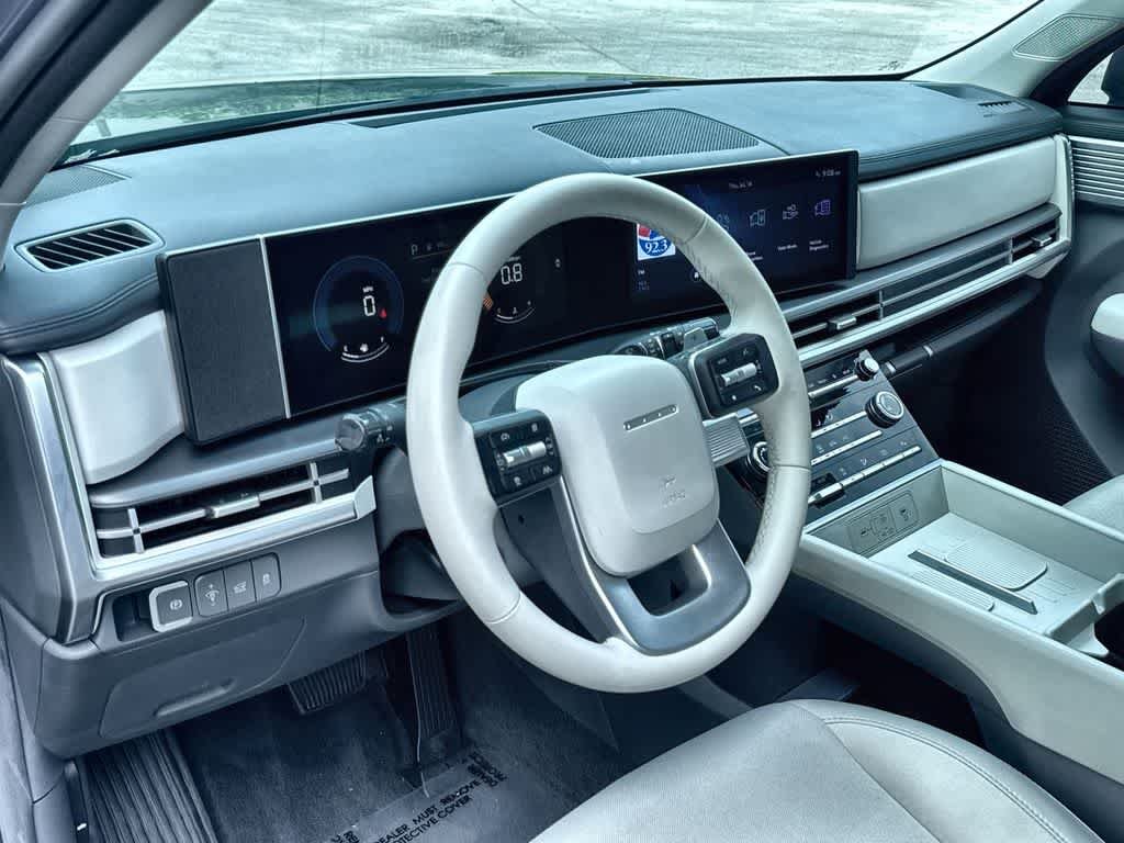 Used 2025 Ecotronic Gray Hyundai SE image 13