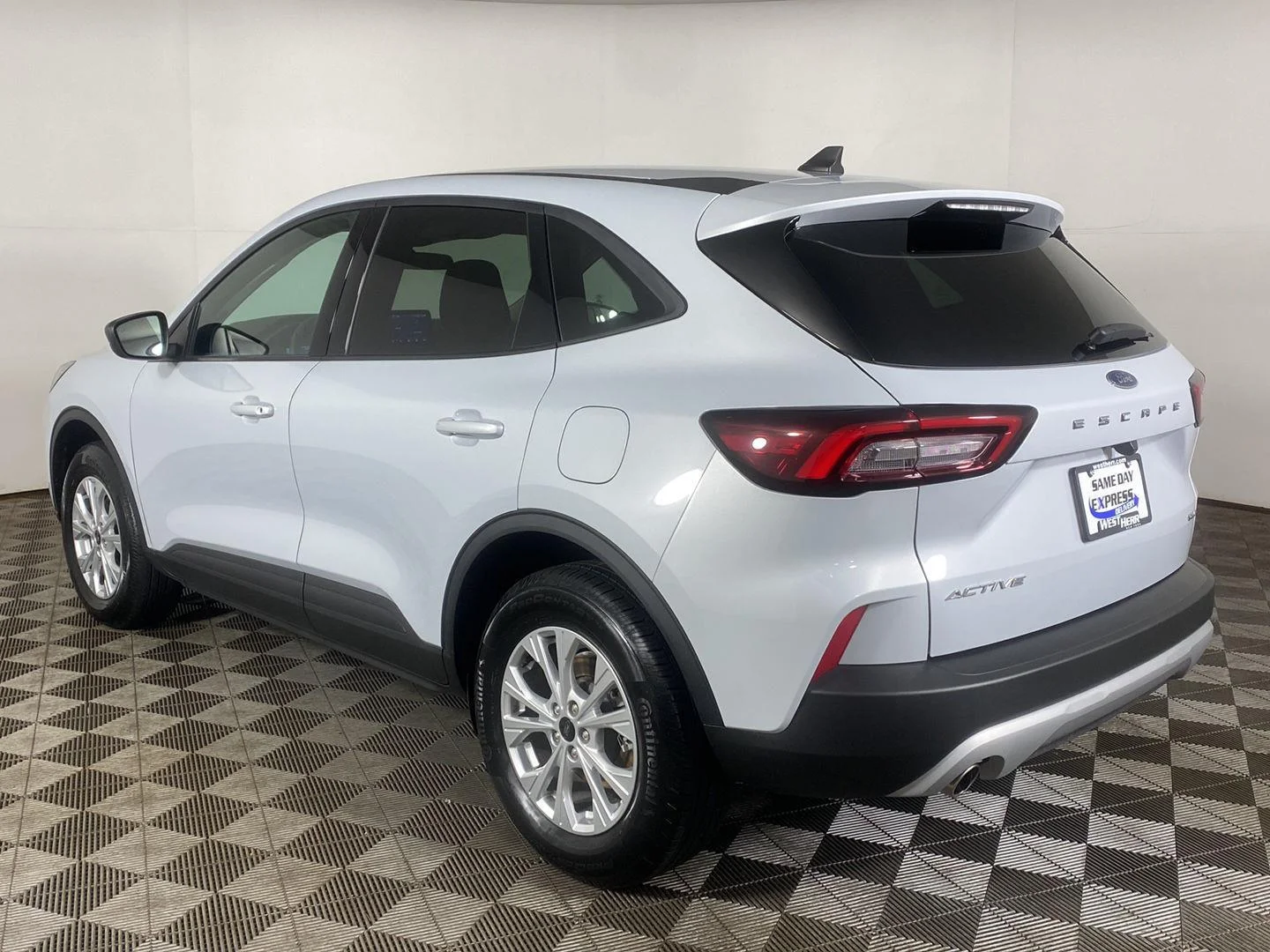 Used 2025 Space Silver Ford Active image 28