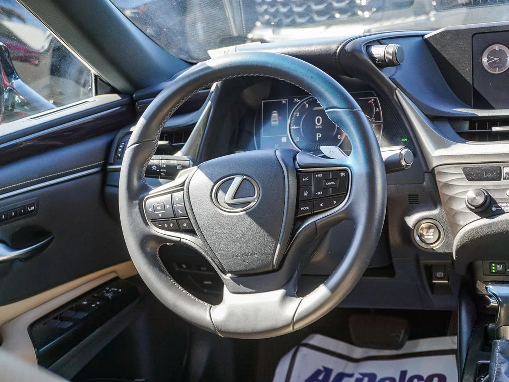 Used 2020 Red Lexus 350 image 16