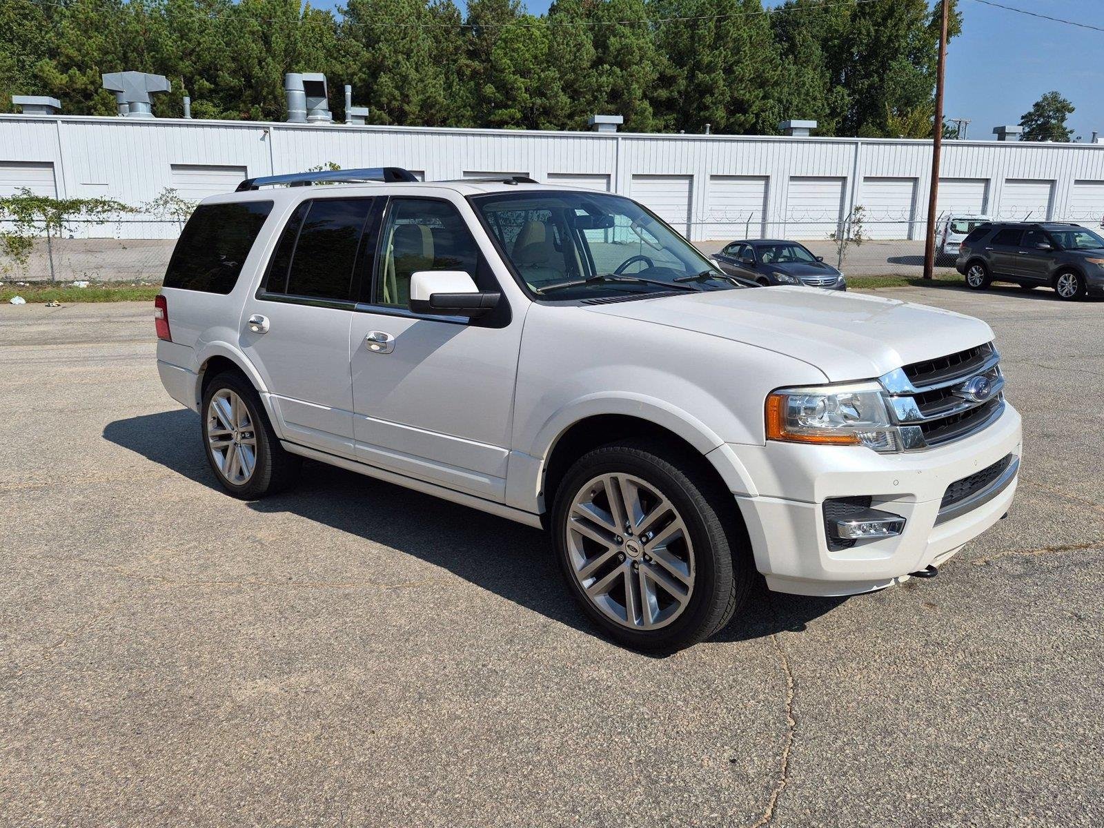 Used 2017 White Platinum Tri-Coat Metallic Ford Limited image 7
