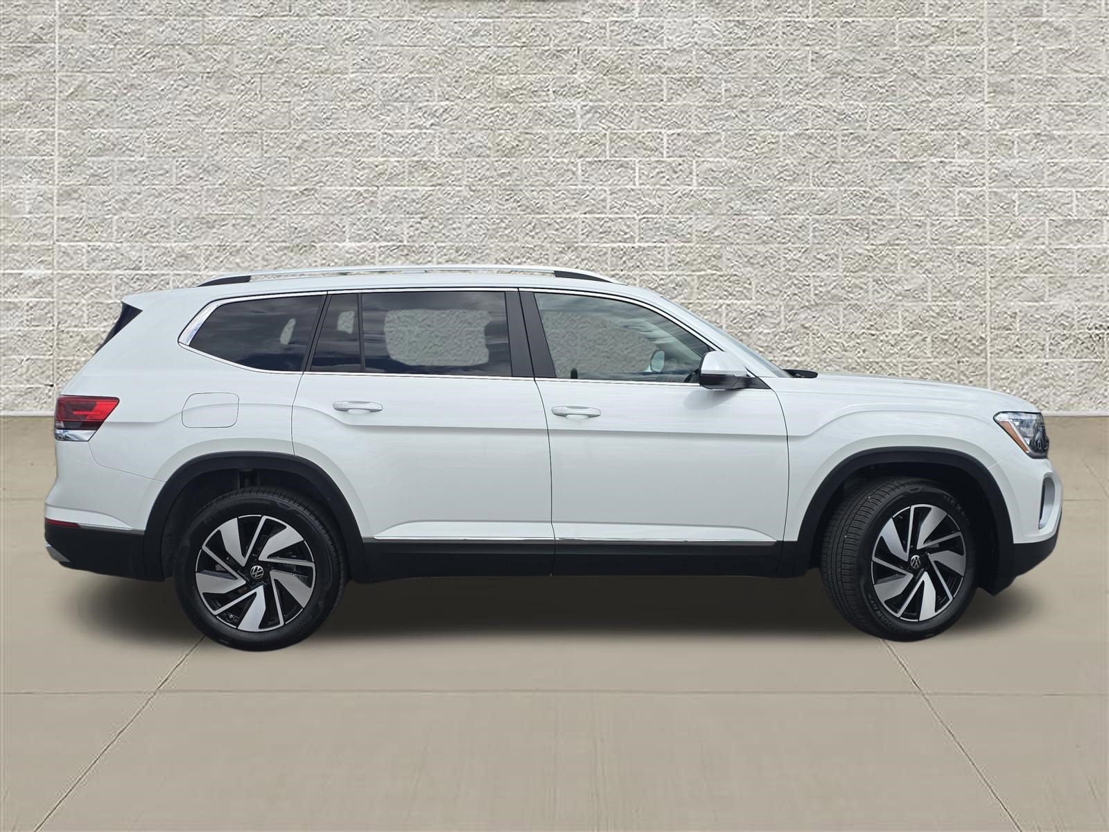 New 2026 Opal White Pearl Volkswagen 2.0T SEL image 8