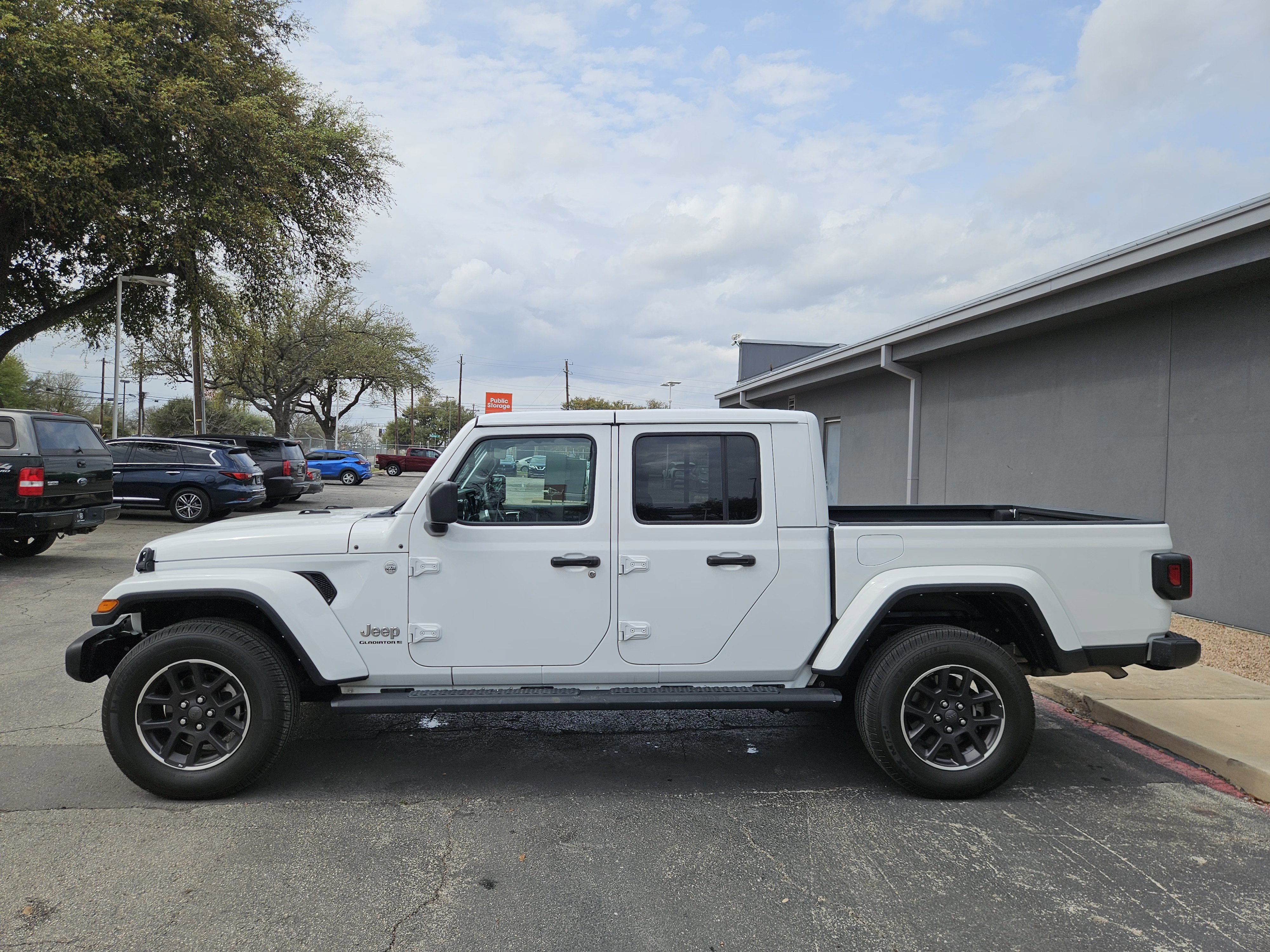 Used 2023 Bright White Clear Coat Jeep Overland image 4