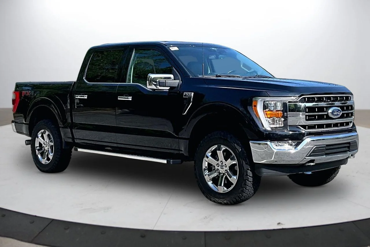 Certified Used 2022 Black Ford Lariat image 2