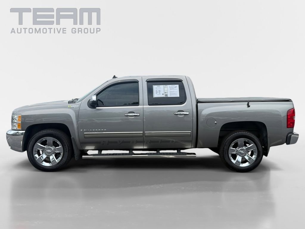 Used 2009 Gray Chevrolet 2HY image 4