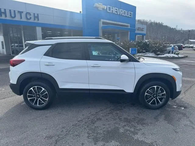 New 2026 Summit White Chevrolet LT image 10
