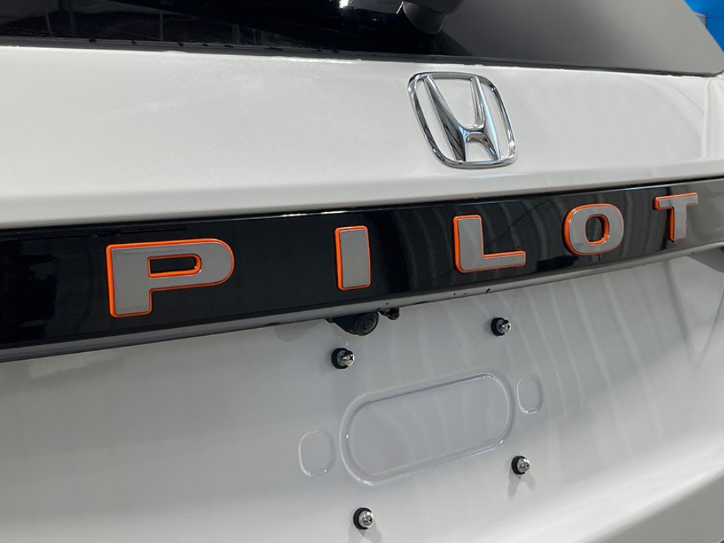 New 2026 Platinum White Pearl Honda TrailSport image 9