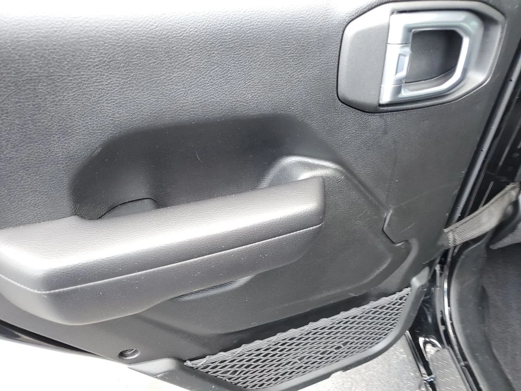 Used 2021 Black Jeep Unlimited Sport Altitude image 14