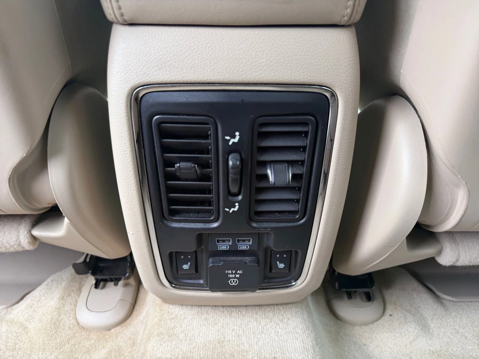 Used 2018 True Blue Pearlcoat Jeep Overland image 22